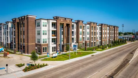 4840 N Shepherd Dr #2111, Houston, TX 77018