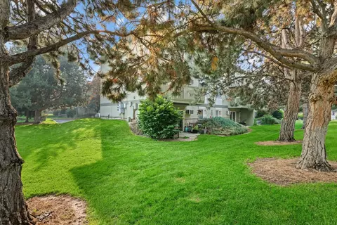 950 N Allumbaugh St #962-202, Boise, ID 83704