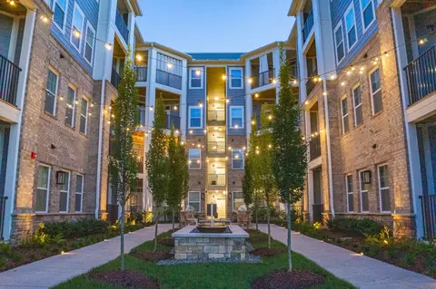 5000 Green Landing Dr #2106, Cary, NC 27519