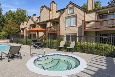 13925 SW Allen Blvd #18, Beaverton, OR 97005