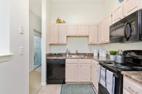 50 Dogwood Dr #103, West Warwick, RI 02893