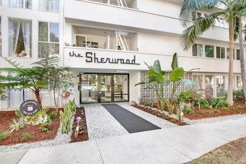 8430 De Longpre Ave #101, West Hollywood, CA 90069