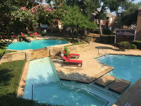 611 E Lamar Blvd #06-615, Arlington, TX 76011