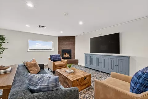 1001 E Marine View Dr #D55, Everett, WA 98201