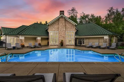 22433 NE Marketplace Dr #N1103, Redmond, WA 98053