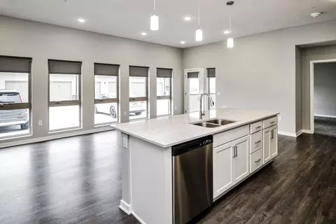1202 S 177th Plz #W202, Omaha, NE 68130