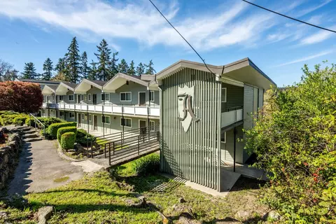 19657 Front St NE #17, Poulsbo, WA 98370