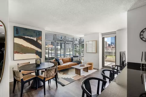 555 W Kinzie St #0512, Chicago, IL 60654