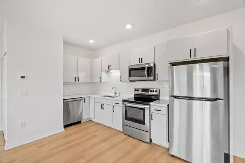 1770 Grand Ave #203, Saint Paul, MN 55105