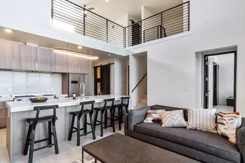 1430 Q St #805, Sacramento, CA 95811