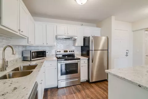22 University Ave NE #22-210, Minneapolis, MN 55413