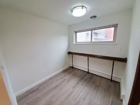 319 W Olympic Pl #102, Seattle, WA 98119