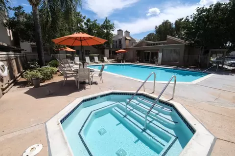 1302 Oak Hill Dr #114, Escondido, CA 92027