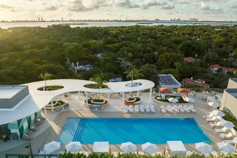 5700 Biscayne Blvd #724, Miami, FL 33137
