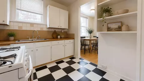 115 W Olympic Pl #D-08, Seattle, WA 98119