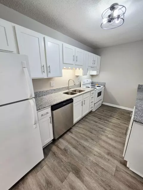 900 Cooks Valley Rd #024, Kingsport, TN 37660