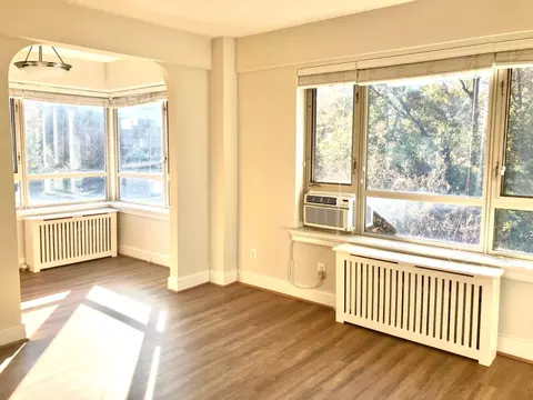 2745 29th St NW #318, Washington, DC 20008