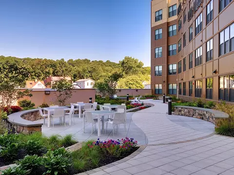 34 Valley Rd #34-202, Montclair, NJ 07042