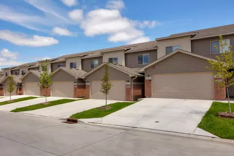 1360 NE Primrose Ln #1160-305, Grimes, IA 50111