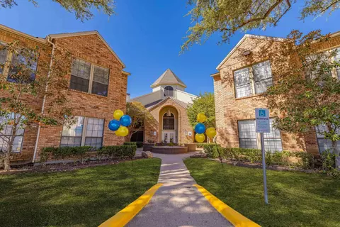 3200 S Center St #1411, Arlington, TX 76014