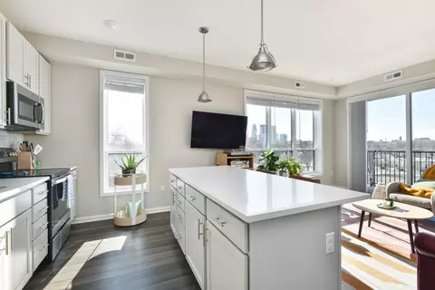 829 Marshall St NE #408, Minneapolis, MN 55413