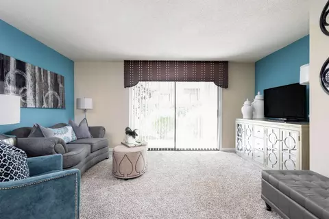 2300 Glen Eagle Dr #2556, Northfield, KY 40222