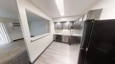 8253 Harcourt Rd #242, Indianapolis, IN 46260
