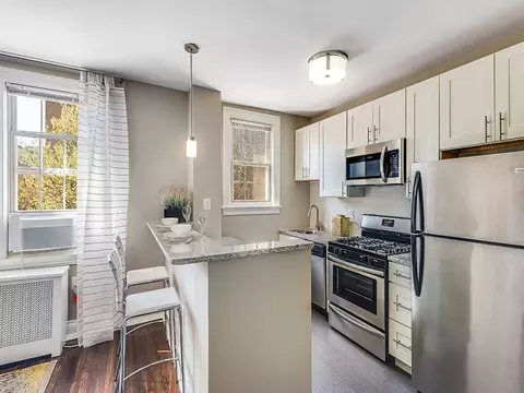 2147 O St NW #103, Washington, DC 20037