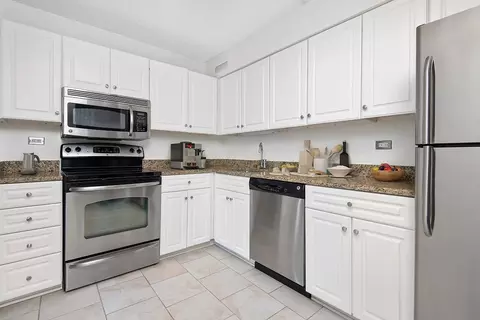 750 N Rush #1802, Chicago, IL 60611