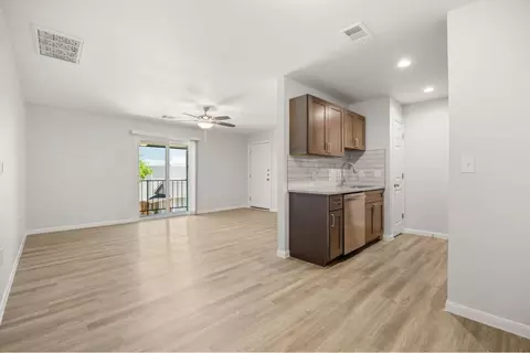 6808 S Interstate 35 #153, Austin, TX 78745