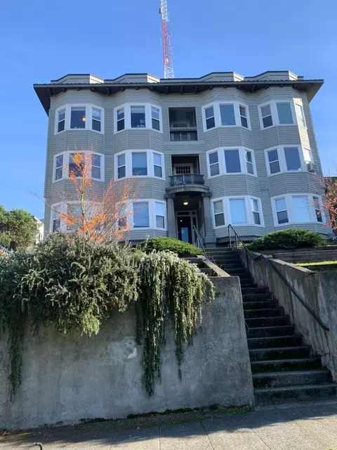 1522 1st Ave W #302, Seattle, WA 98109