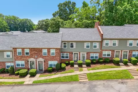 1220 Carriage House Ln #39088, Gastonia, NC 28054