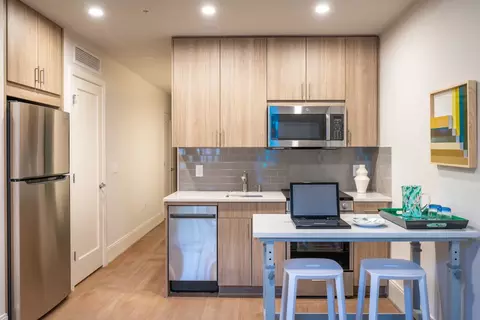 1355 17th St NW #303, Washington, DC 20036