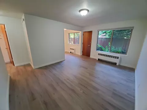 911 1st Ave W #104, Seattle, WA 98119