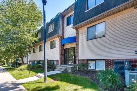 215 Caraway Rd #1A, Reisterstown, MD 21136