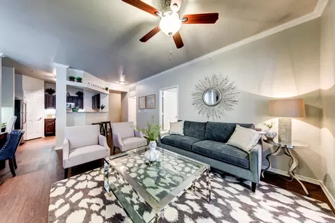 1001 W 7th St #0813, Fort Worth, TX 76102