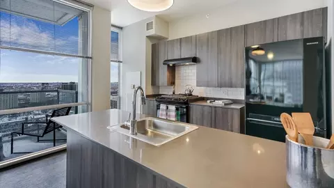 2138 S Indiana Ave #2302T, Chicago, IL 60616