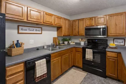 1015 SE 8th St #308, Minneapolis, MN 55414