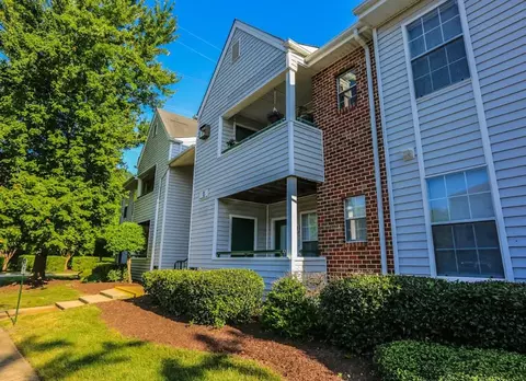 6 Derby Dr #2B-202, Hampton, VA 23666