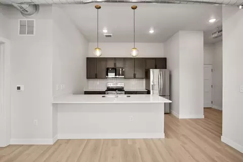 1301 Mulberry St #407, Des Moines, IA 50309