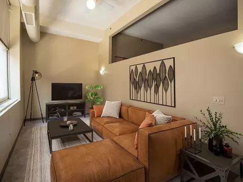2201 W 93rd St #114, Cleveland, OH 44102