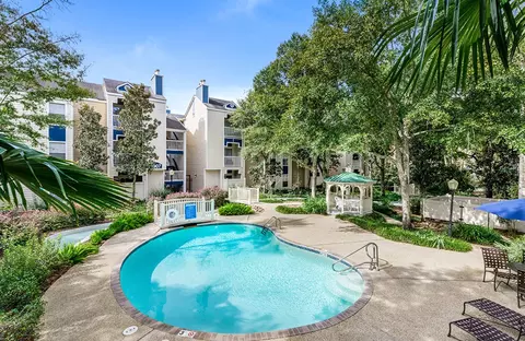 5757 Hickory Creek Rd #301, River Ridge, LA 70123