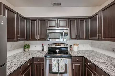 10000 Broadway St #01-851, Pearland, TX 77584