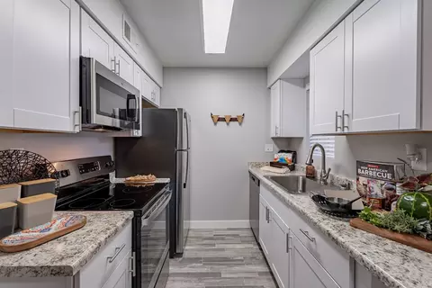 2122 W Butler Dr #135, Phoenix, AZ 85021