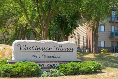 3901 Woodland Ave #A-24, West Des Moines, IA 50266