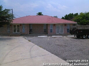 1002 Flores Dr, Eagle Pass, TX 78852 photo 1