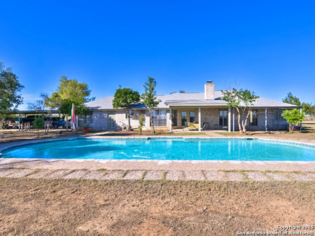 850 Luckey Rd, Lytle, TX 78052 photo 1