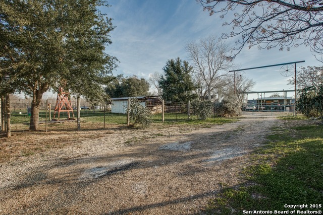 18580 Kinney Rd, Von Ormy, TX 78073 photo 1