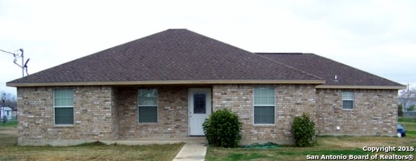 104 Natchez St, Poth, TX 78147 photo 1