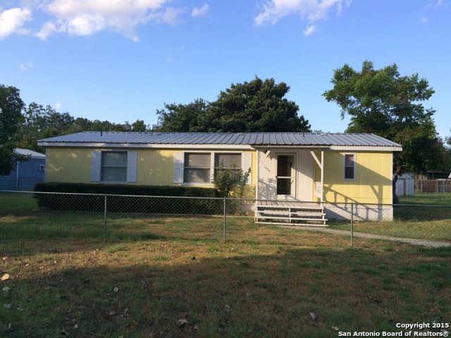 1624 Terminal Loop Rd, Mc Queeney, TX 78123 photo 1